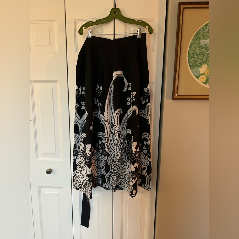 Talbots Women's 10 Black White The Piper Pleated Patio Skirt, Bold Paisley - NWT